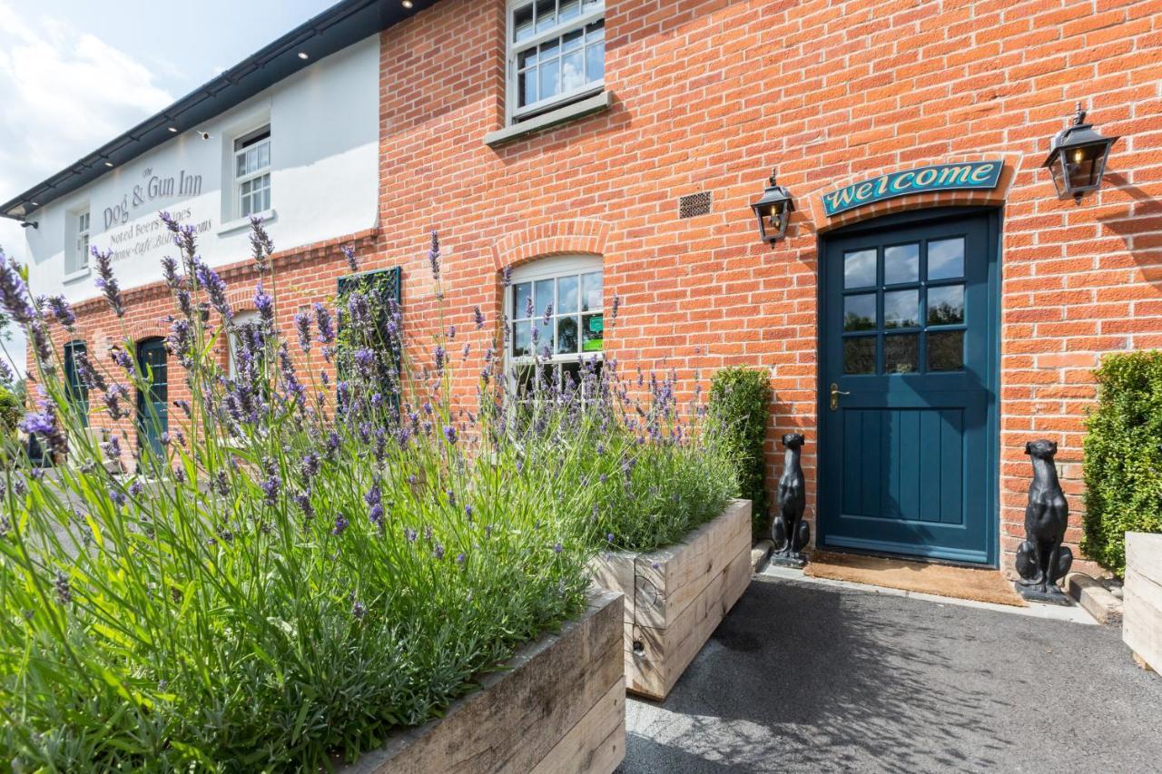 The Dog & Gun Inn Netheravon Dış mekan fotoğraf